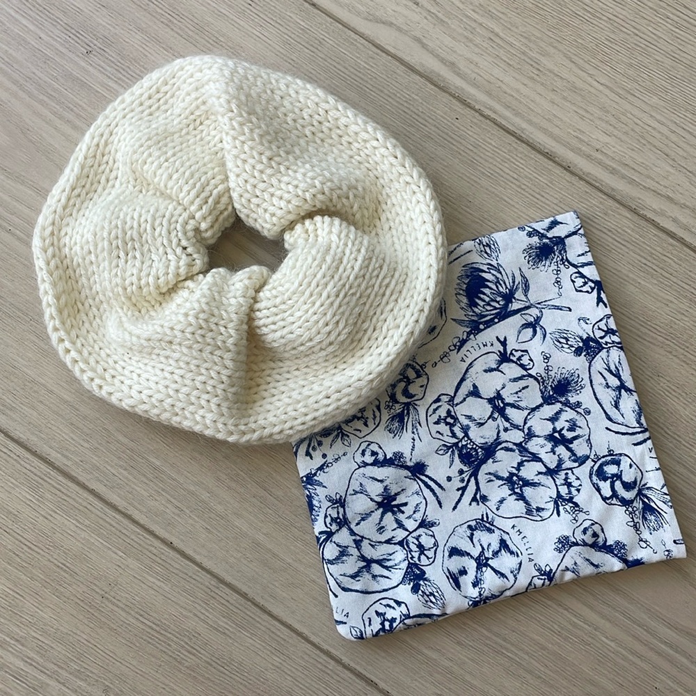 NEW Kmellia Grand Big Chou Chou Ivory Cream White knit hair scrunchie